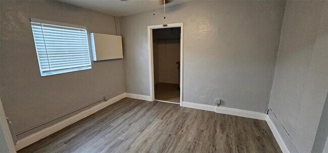 Building Photo - 750 NW 17th Terrace