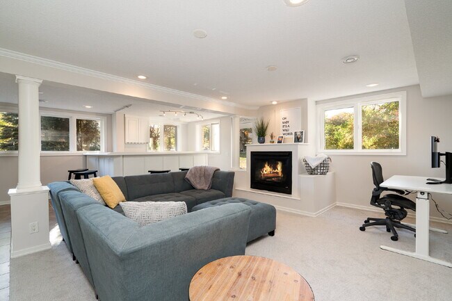 Building Photo - Lake Minnetonka 3-Bedroom Modernized Home ...