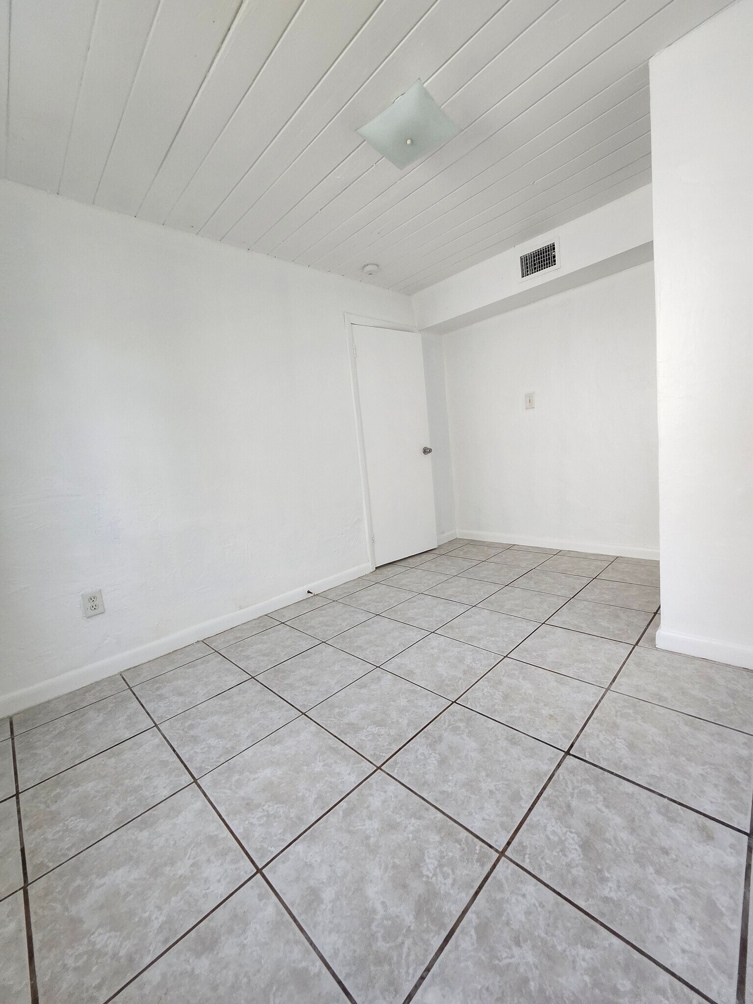 Building Photo - 8883 SW 126th Ter