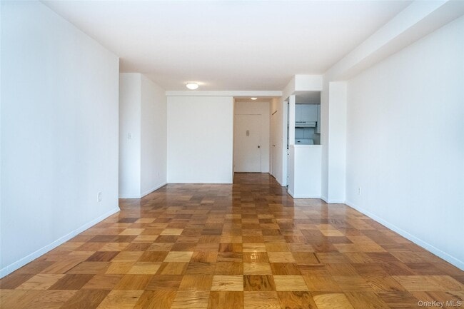 Building Photo - 125 Lake St