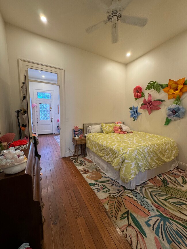 Building Photo - 2339 Chartres St