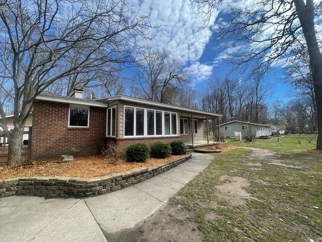 Building Photo - Nice Ranch located in Grandville School Di...