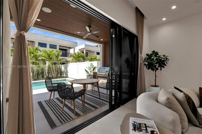 Building Photo - 921 NE 17th Terrace