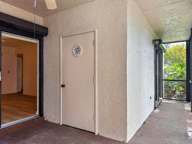 Building Photo - 2 bed 2 bath annual rental *** First floor condo *** Kings Lake Community