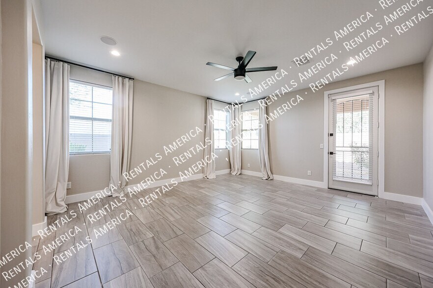 Building Photo - 7855 W Rock Springs Dr
