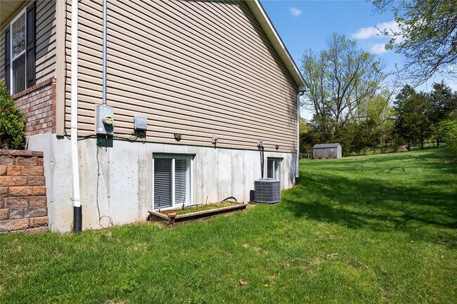 Building Photo - 64 David Dr
