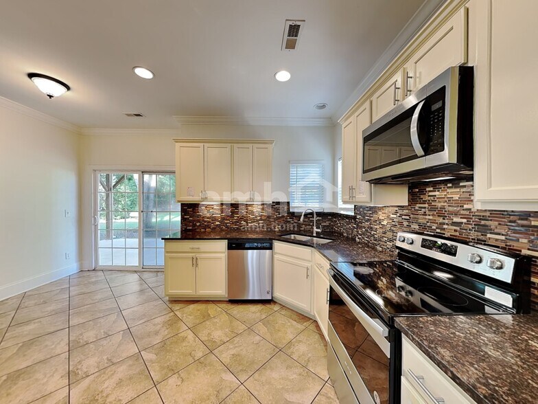 Building Photo - 2902 Island Point Dr NW