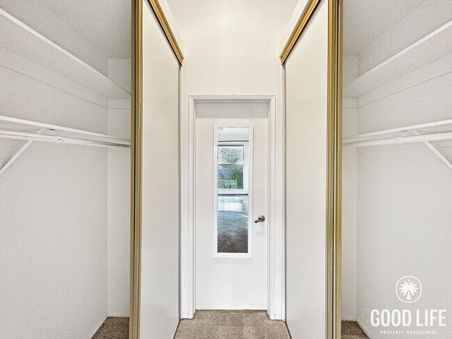 Building Photo - Mission Viejo Gem! Private Yard, Vaulted Ceilings & Resort-Style Pool + Spa