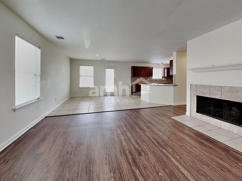 Building Photo - 20719 Dickinson Manor Ln