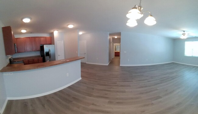 Building Photo - 908 Southmoor Dr