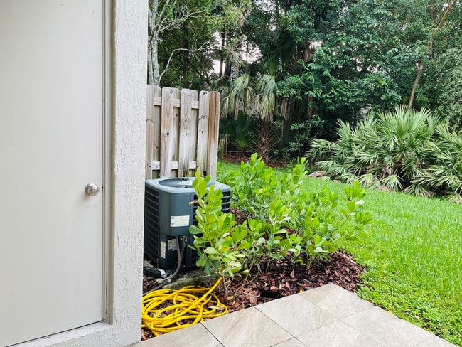 Building Photo - 4854 NW 58th Manor