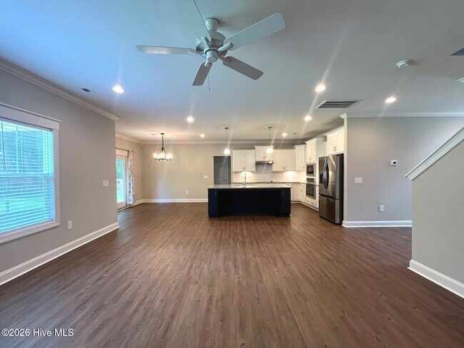 Building Photo - 404 Endicott Ct