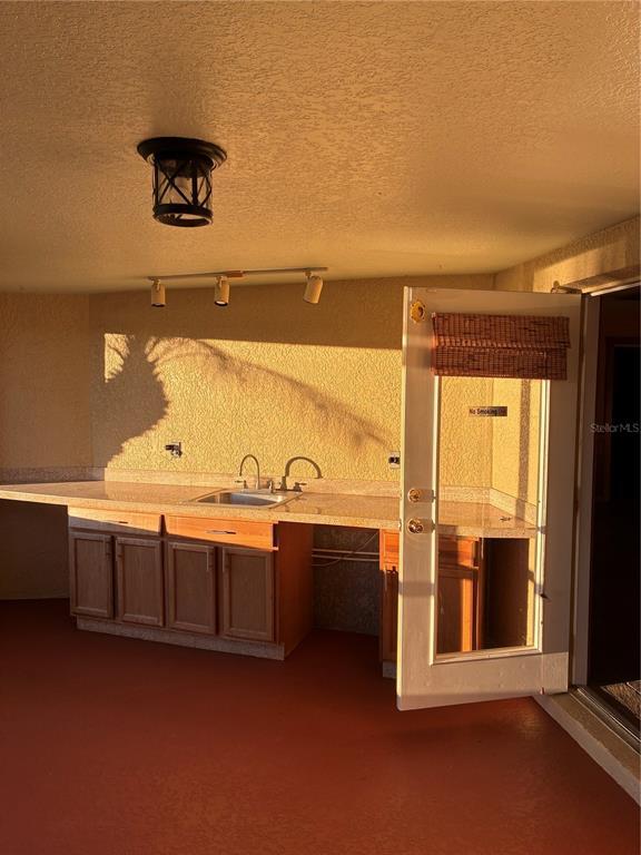 Building Photo - 41515 Silver Dr