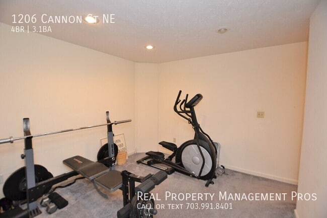 Building Photo - 1206 Cannon Ct NE
