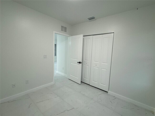 Building Photo - 1775 Glenway Ct