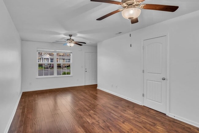 Building Photo - Awesome Goodlettsville Townhome in Conveni...