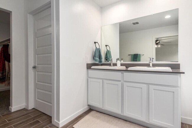 Building Photo - 12796 E Giada Dr