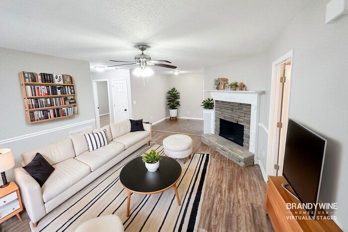 Building Photo - 201 Brooke Dr