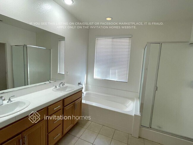 Building Photo - 6223 W Ave J 10