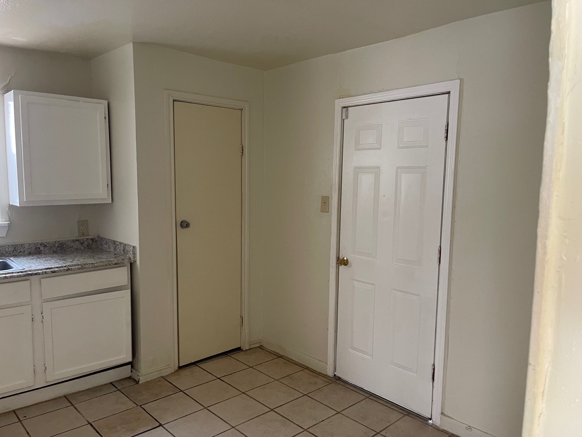 Building Photo - 4802 Dove Springs Dr