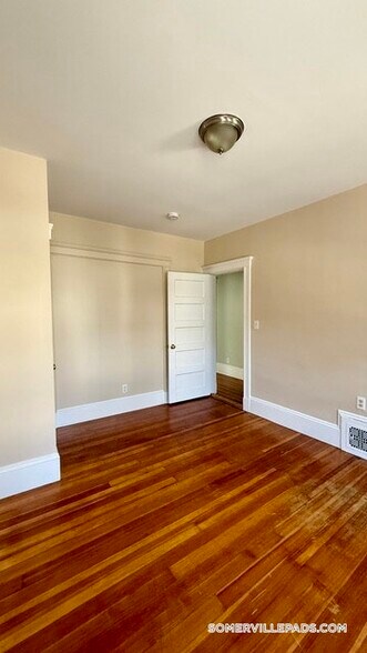 Building Photo - 86 Conwell Ave