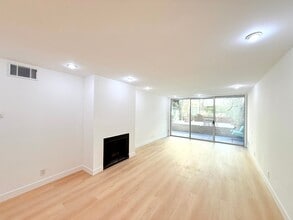 Building Photo - ***MOVE-IN SPECIAL 2 WEEKS FREE RENT***Beautiful Renovated Spacious Courtyard One Bedroom with pa...