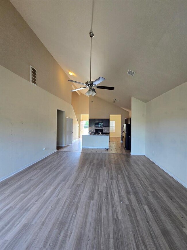 Building Photo - 11112 Dawes Pl