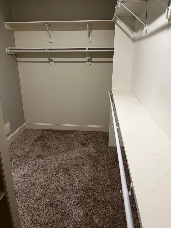 Building Photo - Custom Built home in a quiet subdivision