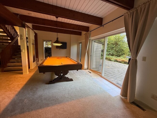 Building Photo - Cozy Huge 1 Bed with Loft and 2.5 Bath - H...