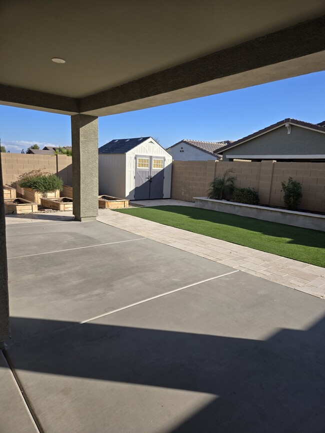 Covered Patio view 2 - 19975 W Glenrosa Ave