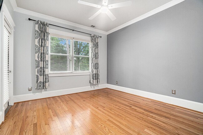 Building Photo - Charleston-Style East Atlanta Entertainer'...