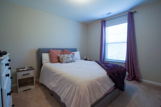 Building Photo - 930 Dalton Ridge Pl