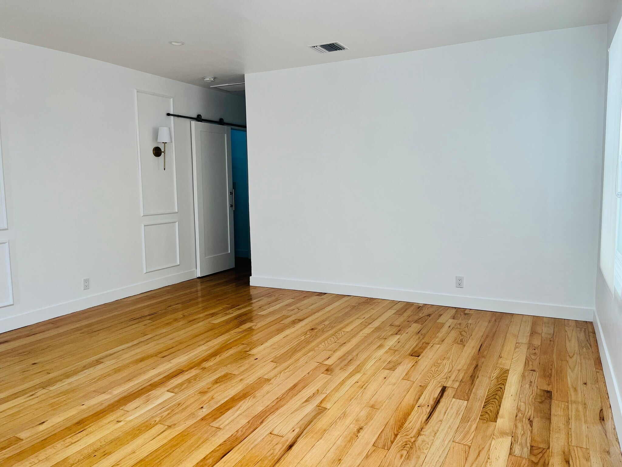 Living Room - 416 Longfellow Ave