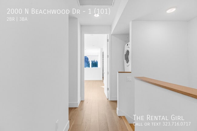 Building Photo - 2000 Beachwood Dr