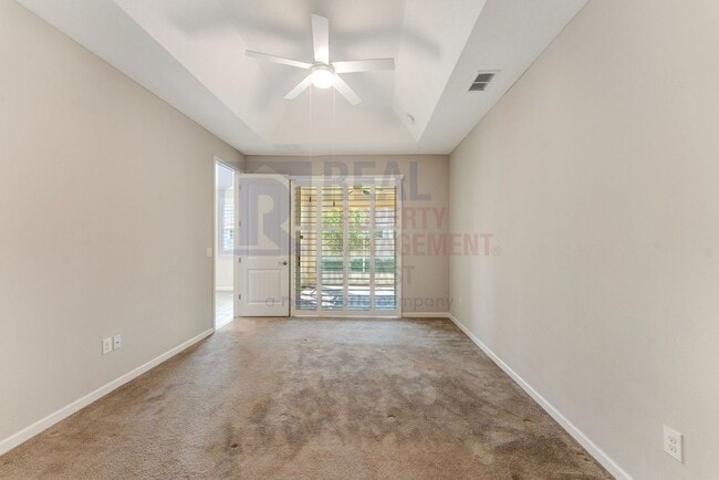 Building Photo - 3689 Divot Ln