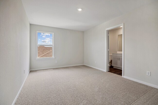 Building Photo - 15642 Honey Cv Dr