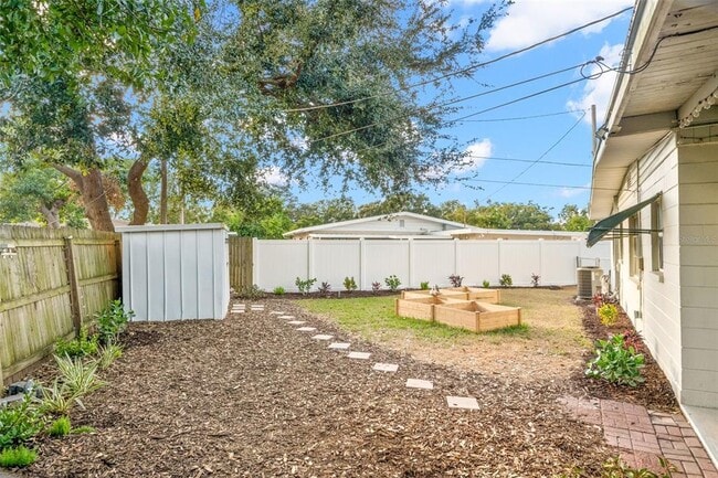 Building Photo - 5600 33rd Ave N