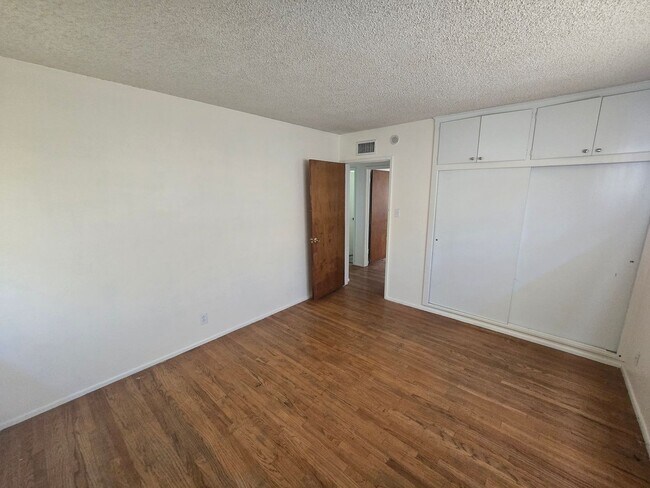 Building Photo - 778 S Albertson Ave