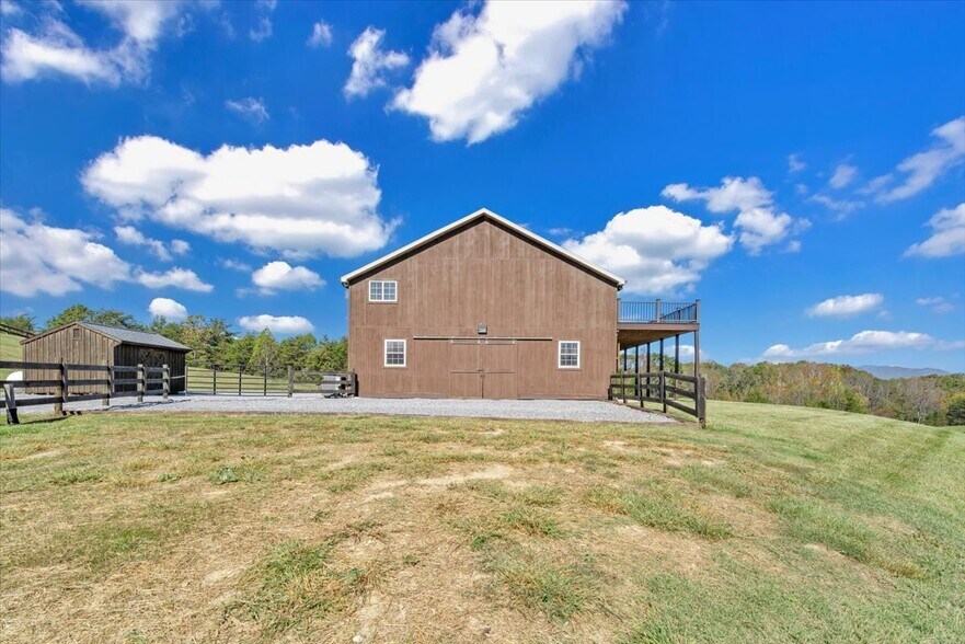 Building Photo - 1180 Longfield Rd