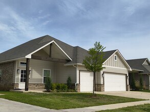 Building Photo - 2832 Wild Rose Ln