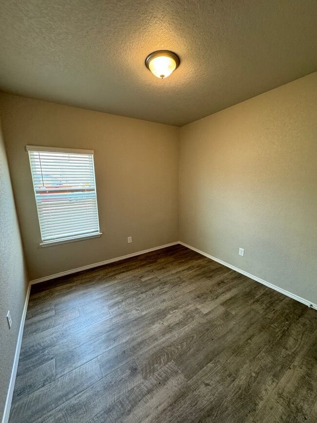 Building Photo - NOW PRELEASING!  Four Bedroom | Two Bathroom Home in Scott Hollow