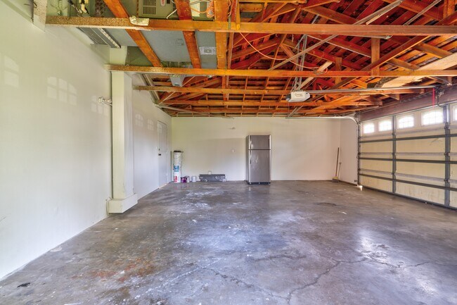 Building Photo - 8311 Raintree Ave