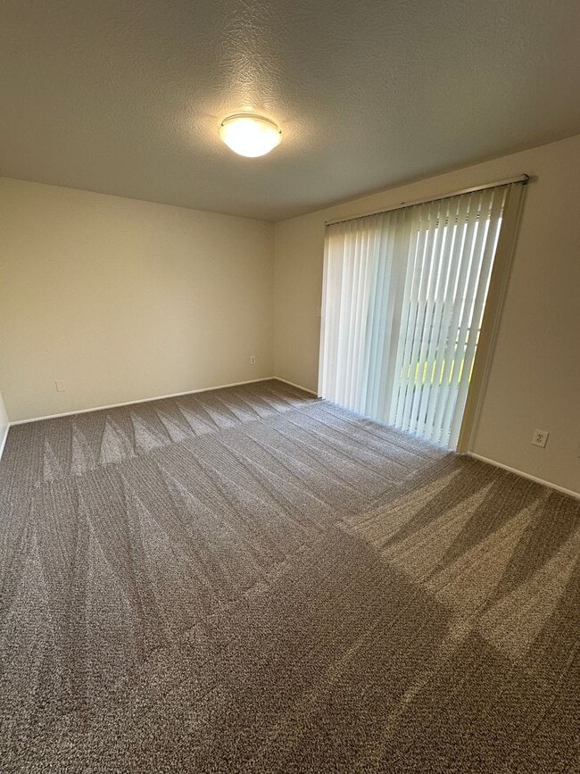 Building Photo - 1/2 Off 2nd Months' Rent