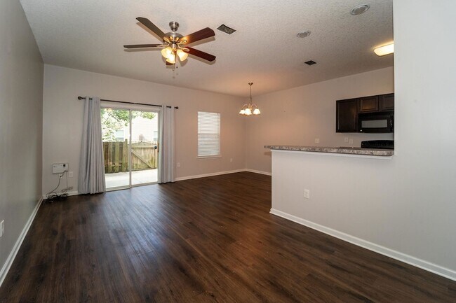 Building Photo - 211 Moultrie Village Ln