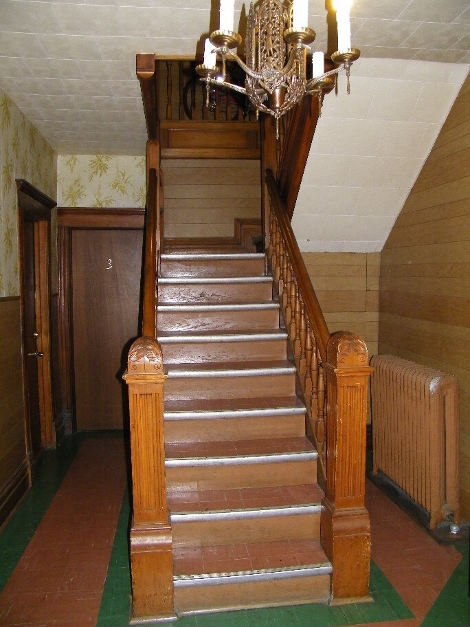 Building Photo - 443 N Sheridan Rd