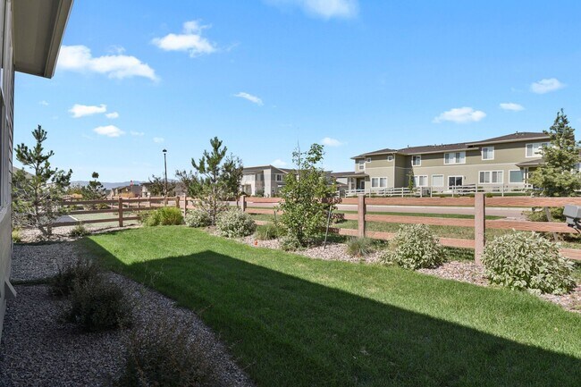 Building Photo - Single Family w/ Elegance