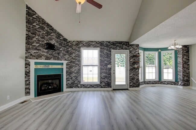 Building Photo - 3660 S Naples Ct