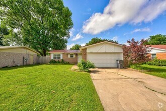 Building Photo - Updated 3-Bedroom Home with Spacious Backy...