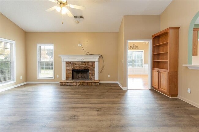 Building Photo - 300 McKendree Ct