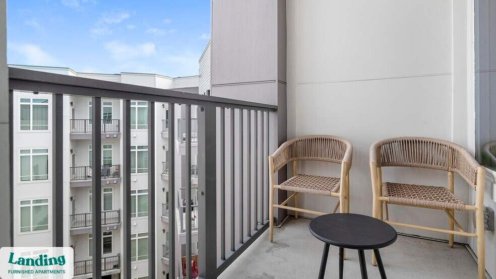 Building Photo - 5256 International Dr
